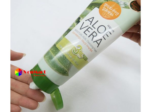 Sữa rửa mặt lô hội Aloevera Moisture Real Cleansing Foam 150g, hàng chính hãng Hàn Quốc giá rẻ ưu đãi nhất
